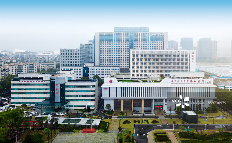 航拍武汉协和医院 车谷院区 现代化医院建筑，白色外观搭配几何造型，展现医疗建筑新风貌图片素材