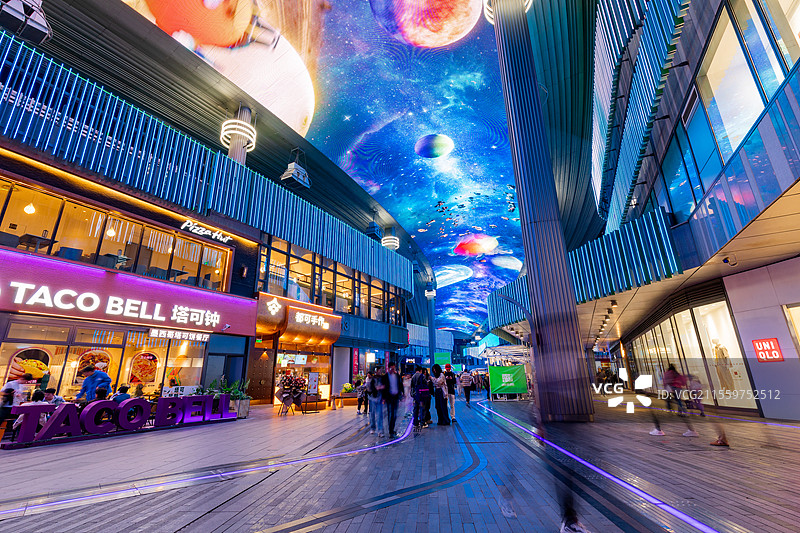 中国江苏省苏州市  苏州工业园区湖东CBD集群 时代广场 圆融天幕街等图片素材