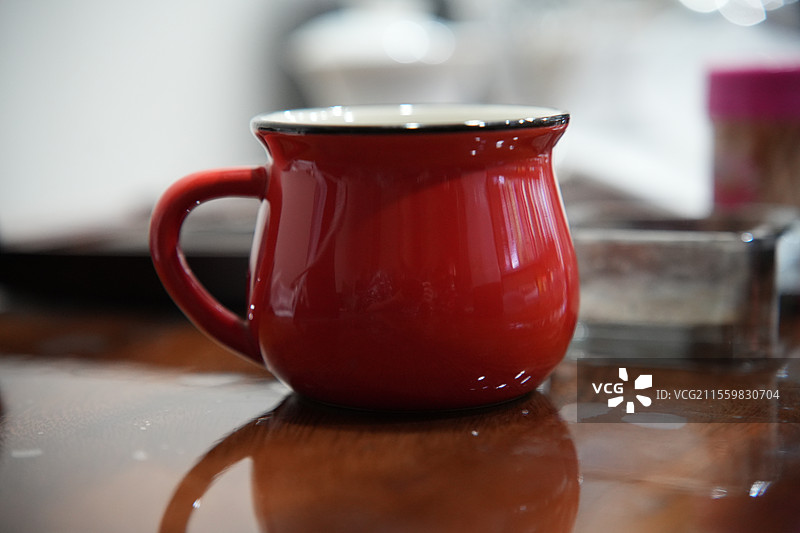 红色水杯图片素材