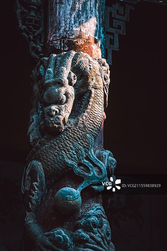 山西运城关王庙——龙形柱子特写图片素材