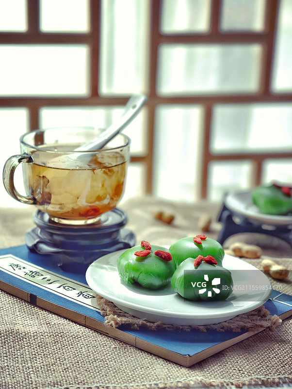 清明节吃青团图片素材