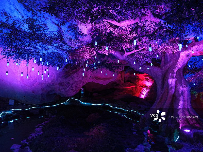 泸西县的溶洞阿庐古洞图片素材