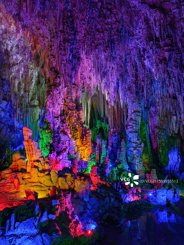 泸西县的溶洞阿庐古洞图片素材