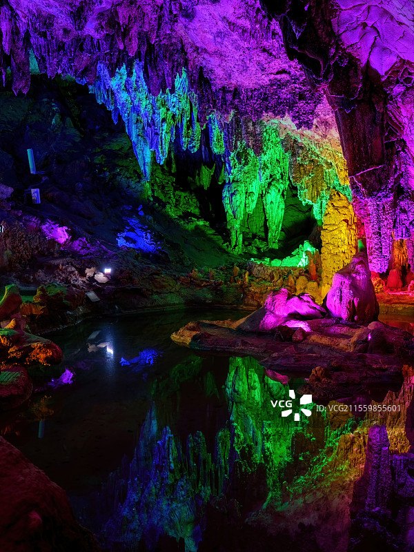 泸西县的溶洞阿庐古洞图片素材