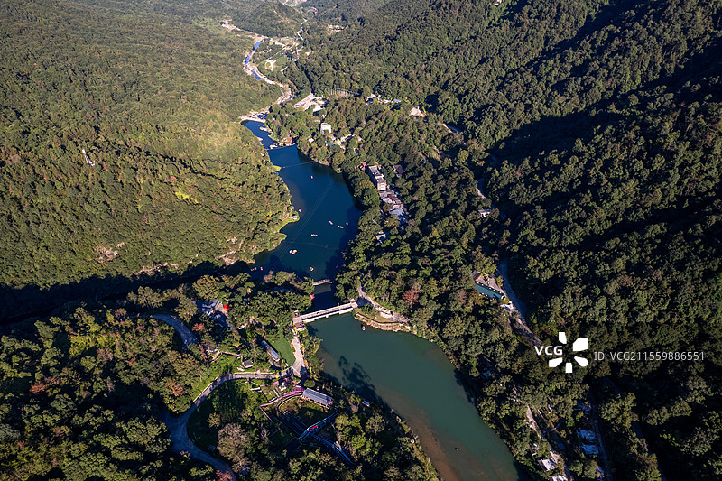 莆田九龙谷国家森林公园景区的航拍图片素材