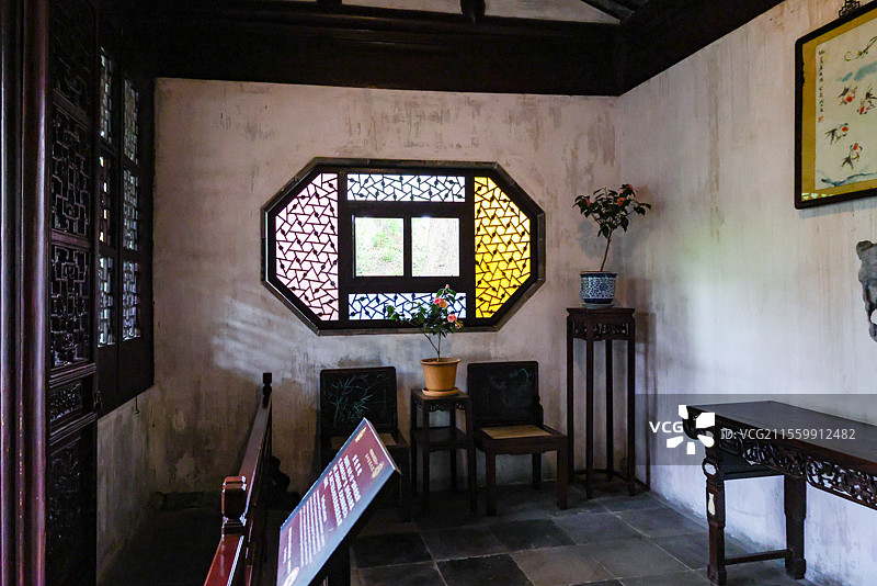 春天苏州古典园林之留园的各种花窗合集图片素材