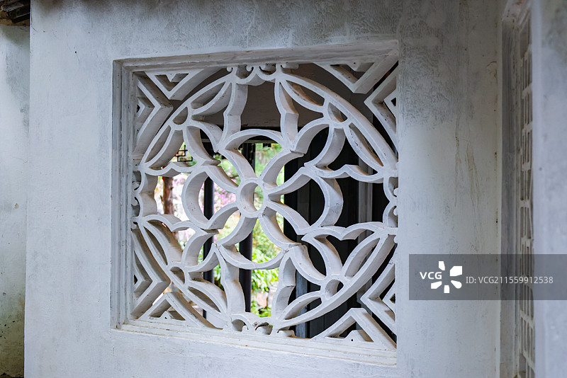 春天苏州古典园林之留园的各种花窗合集图片素材