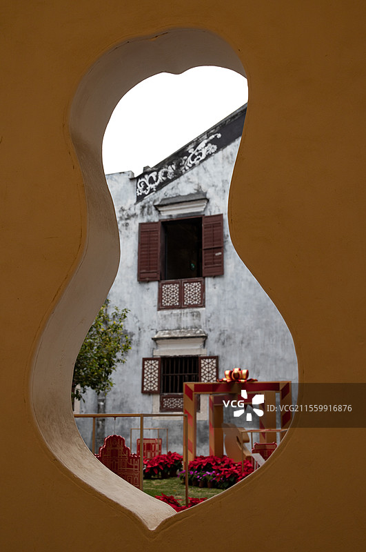 郑家大屋丨透过墙洞看建筑图片素材