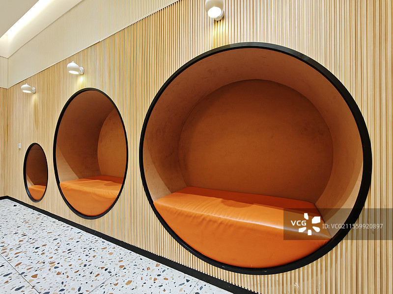 室内圆形休息室软垫图片素材