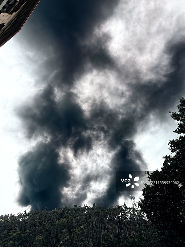 漳州火势浓烟弥漫图片素材