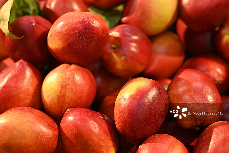 超市里的油桃图片素材