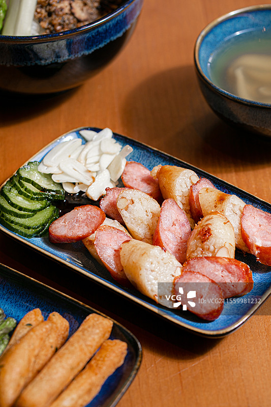 甜不辣大肠包小肠台湾料理台湾美食糯米肠香肠图片素材
