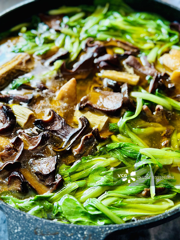 营养家常菜鸡毛菜牛肝菌鸡汤图片素材