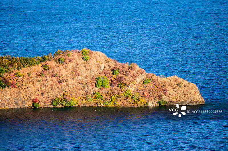 泸沽湖李山峦图片素材