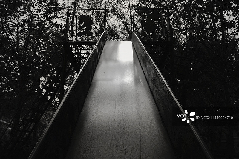 复古老式滑梯图片素材