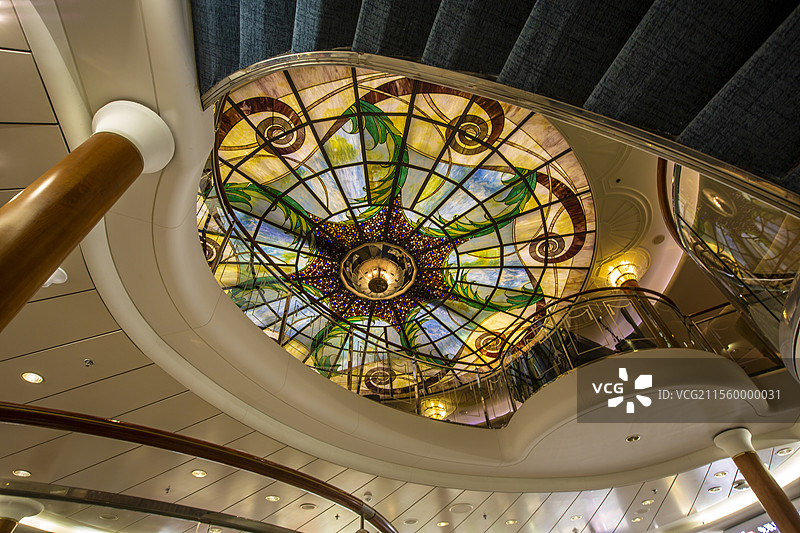 鼓浪屿号邮轮内部穹顶景观图片素材