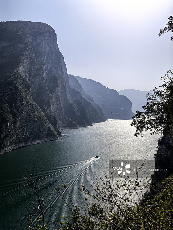船行峡江图片素材