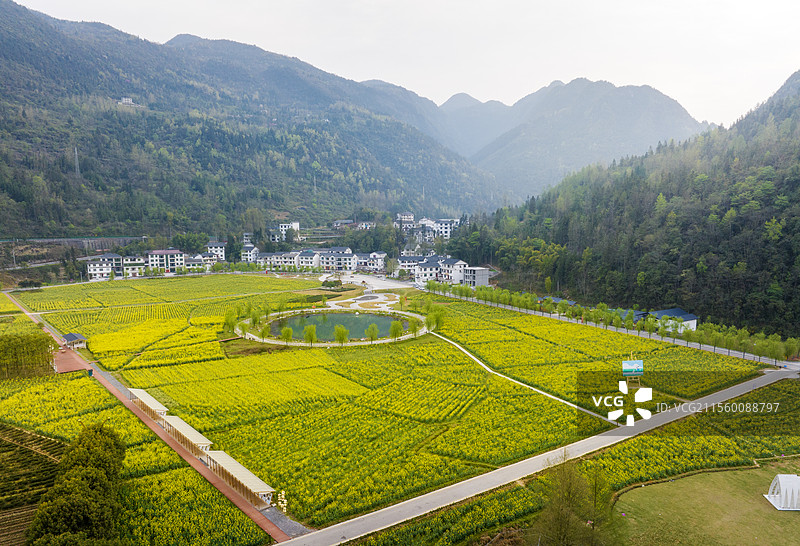 湖北恩施白果坝乡下村坝（塘里堂外）田园风光图片素材