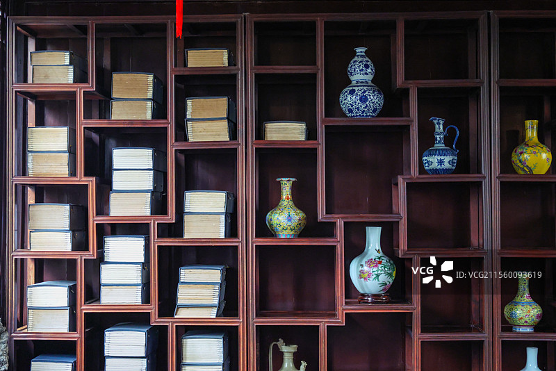 苏州园林之网师园张大千曾经居住过的殿春簃建筑和书房陈列合集图片素材