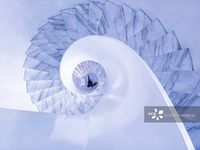 旋转简洁小众的楼梯图片素材