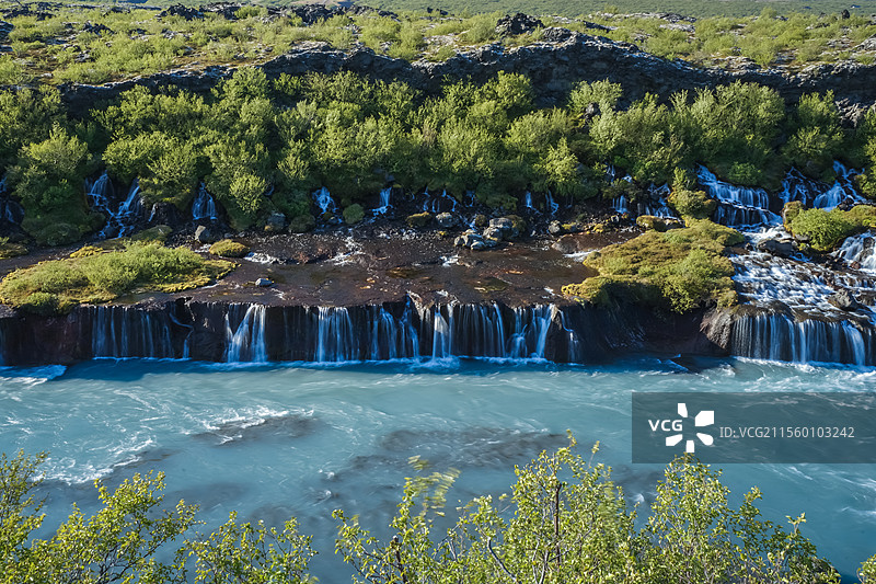 冰岛，熔岩瀑布/赫伦瀑布，Hraunfossar Lava Falls图片素材