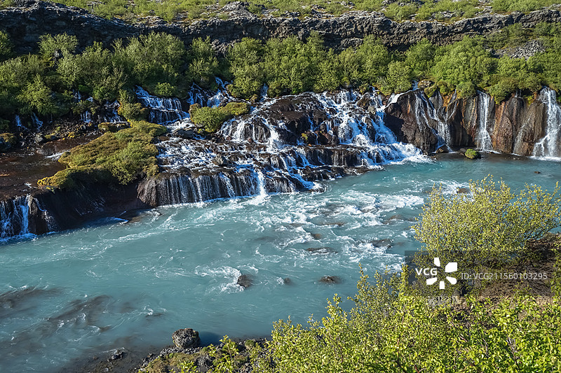 冰岛，熔岩瀑布/赫伦瀑布，Hraunfossar Lava Falls图片素材
