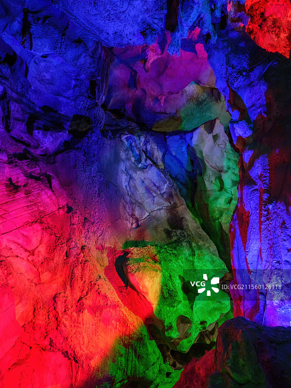 泸西县的溶洞阿庐古洞图片素材