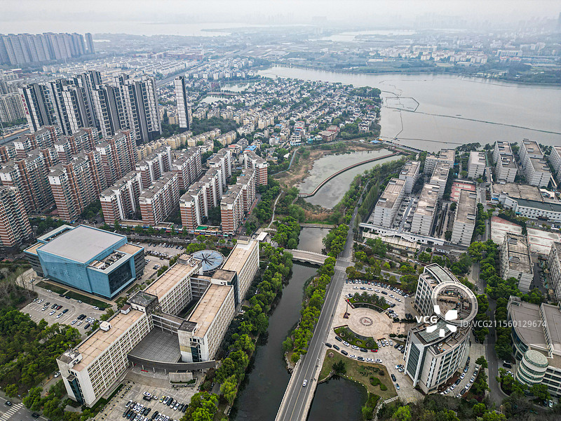 湖北武汉中南财经政法大学独特建筑航拍全景图片素材
