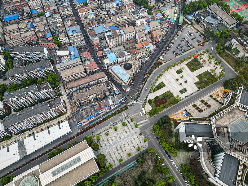 湖北武汉中南财经政法大学独特建筑航拍全景图片素材