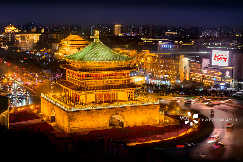 夜幕下的西安钟楼图片素材