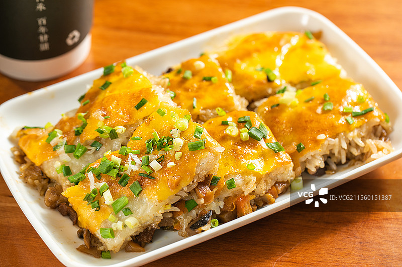 武汉美食武汉特产武汉豆皮三鲜豆皮米饭早饭鸡蛋煎豆皮武汉过早早餐米糊大米蛋液糯米糯米饭烟火味图片素材