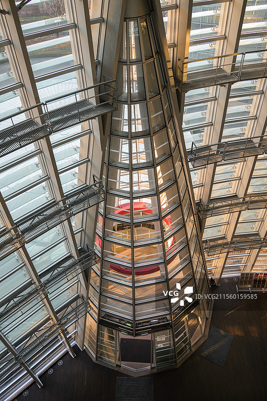 日本东京都地标建筑美术馆东京国立新美术馆建筑光影图片素材