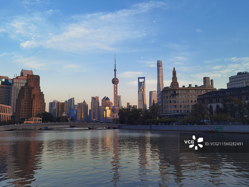 上海苏州河与东方明珠三件套图片素材