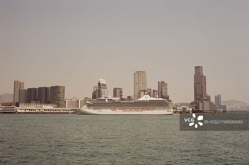 香港维港大游轮（复古胶卷 5203）图片素材