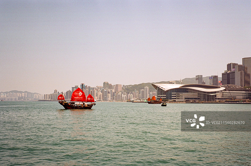 香港维港红帆船（复古胶卷 5203）图片素材