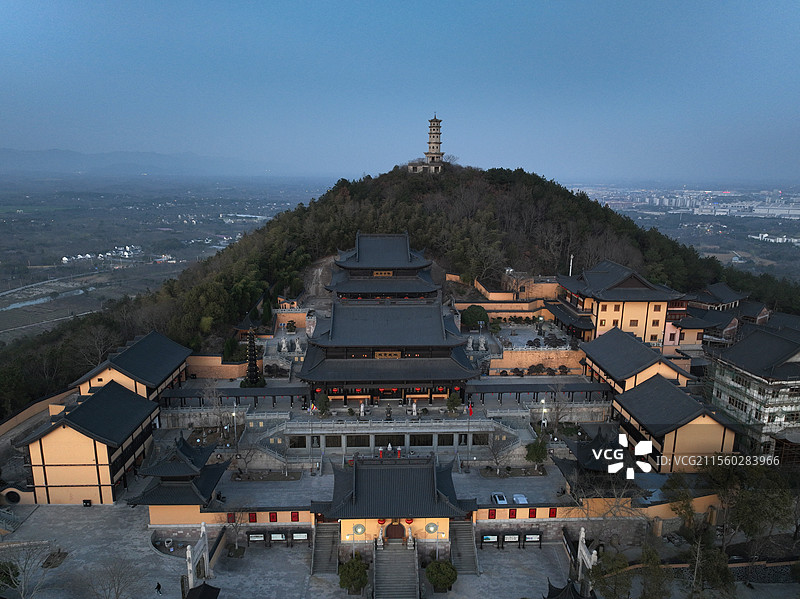 夜幕下的显圣寺+浙江省湖州市长兴县泗安镇仙山村仙山湖景区图片素材