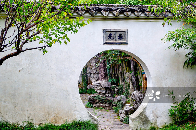 苏州园林 怡园内景圆拱门图片素材