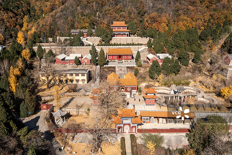 航拍秋季五峰禅林寺图片素材