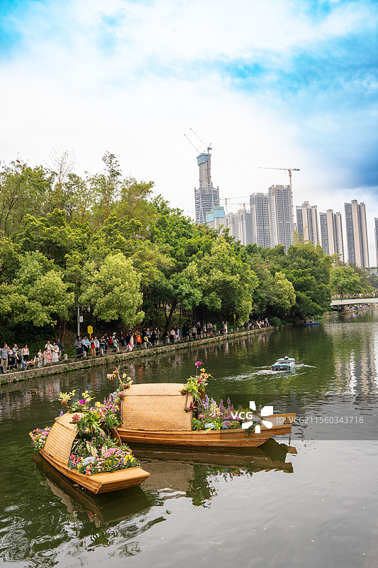 深圳笔架山公园粤港澳大湾区花展的花船图片素材