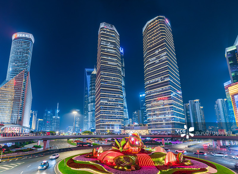 上海陆家嘴环形天桥夜景图片素材