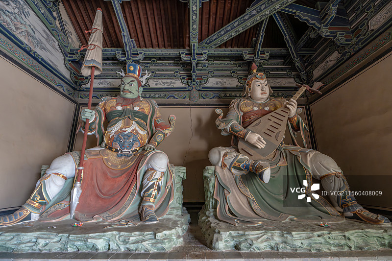 山西大同华严寺四大天王多闻天王与持国天王图片素材