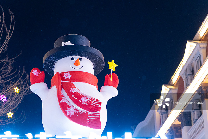 哈尔滨中央大街冬天雪人雕塑图片素材