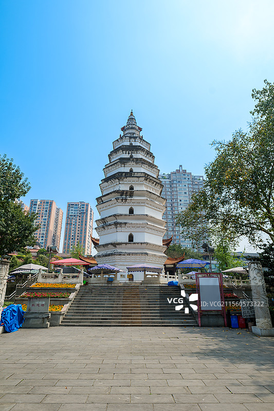 四川泸州白塔广场报恩塔图片素材