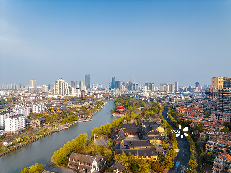 江苏，淮安市，里运河文化长廊，里运河，中洲公园，清江浦中洲岛，清江浦楼，国师塔，都市天际线，春季航拍图片素材