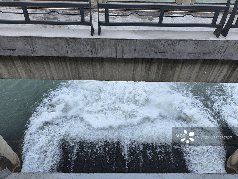 水坝泄水图片素材