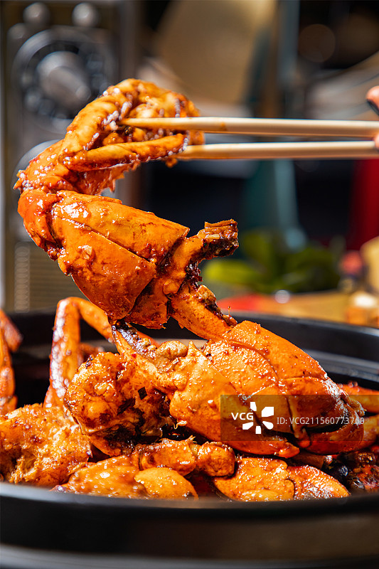 粤菜香辣蟹肉蟹煲大螃蟹蟹钳蟹腿螃蟹年糕图片素材