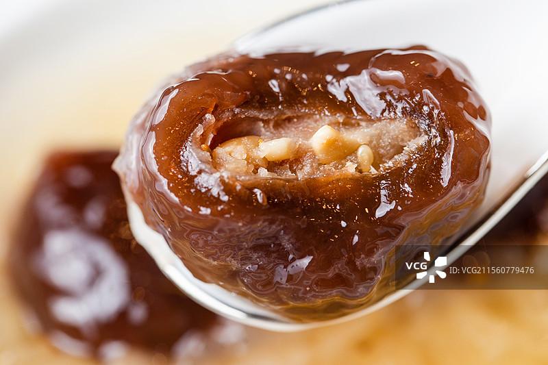 桂花银耳藕粉圆子藕粉丸子银耳汤酸奶甜品下午茶饭后甜品甜食图片素材