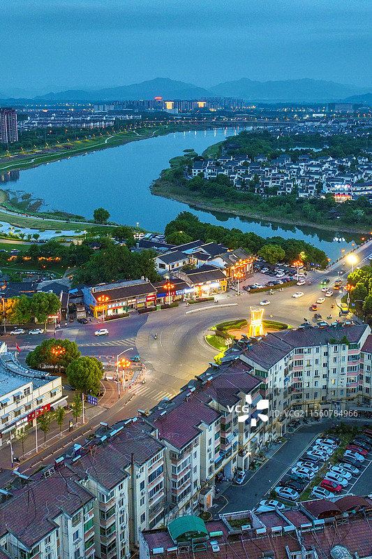 白洋河两岸+安徽省池州市贵池区-竖幅图片素材