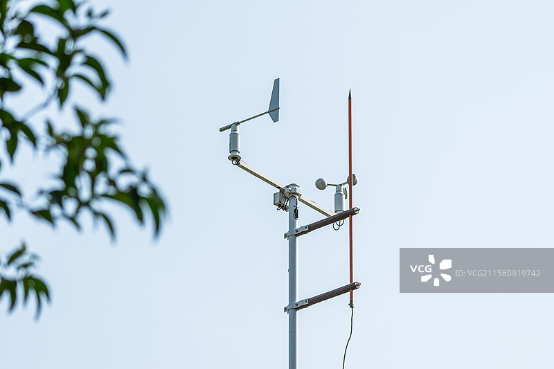 户外气象监测仪器图片素材