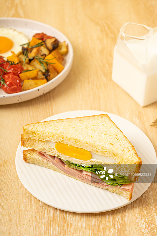 鸡蛋火腿三明治图片素材